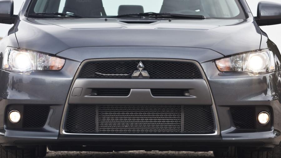  Mitsubishi Lancer Evolution X MR Touring 2012 года  (фото 17 из 34)